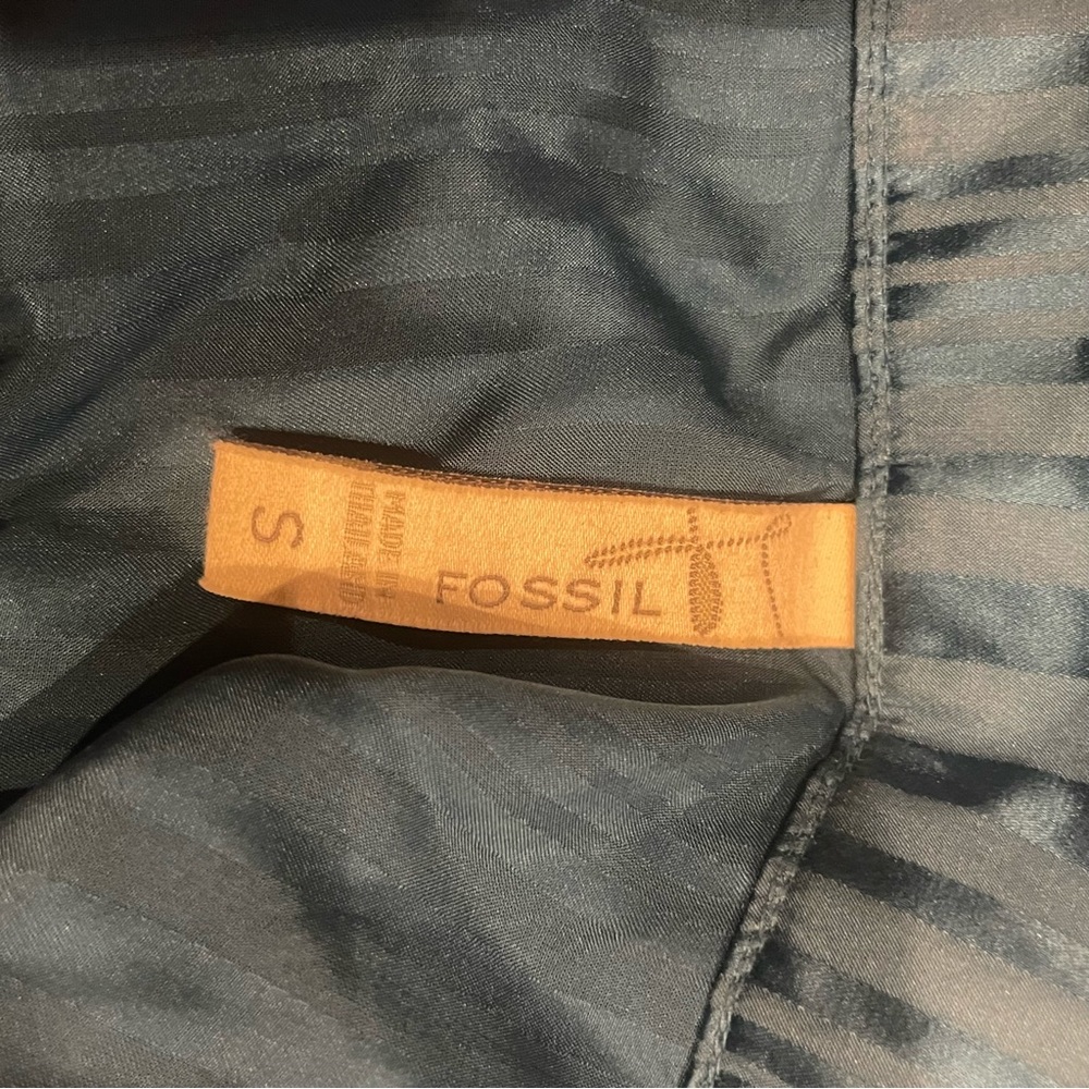 Fossil. 100% Silk. Size Small. Babydoll Blouse. Sheer.🤩🤩 - Picture 14 of 14